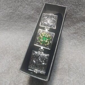 Montana Silversmiths Silver Green Engraved 4 Leaf Clover Bangle Bracelet NIB